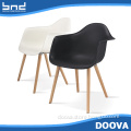 New design plastic armchair with wood legs fashion dining chair